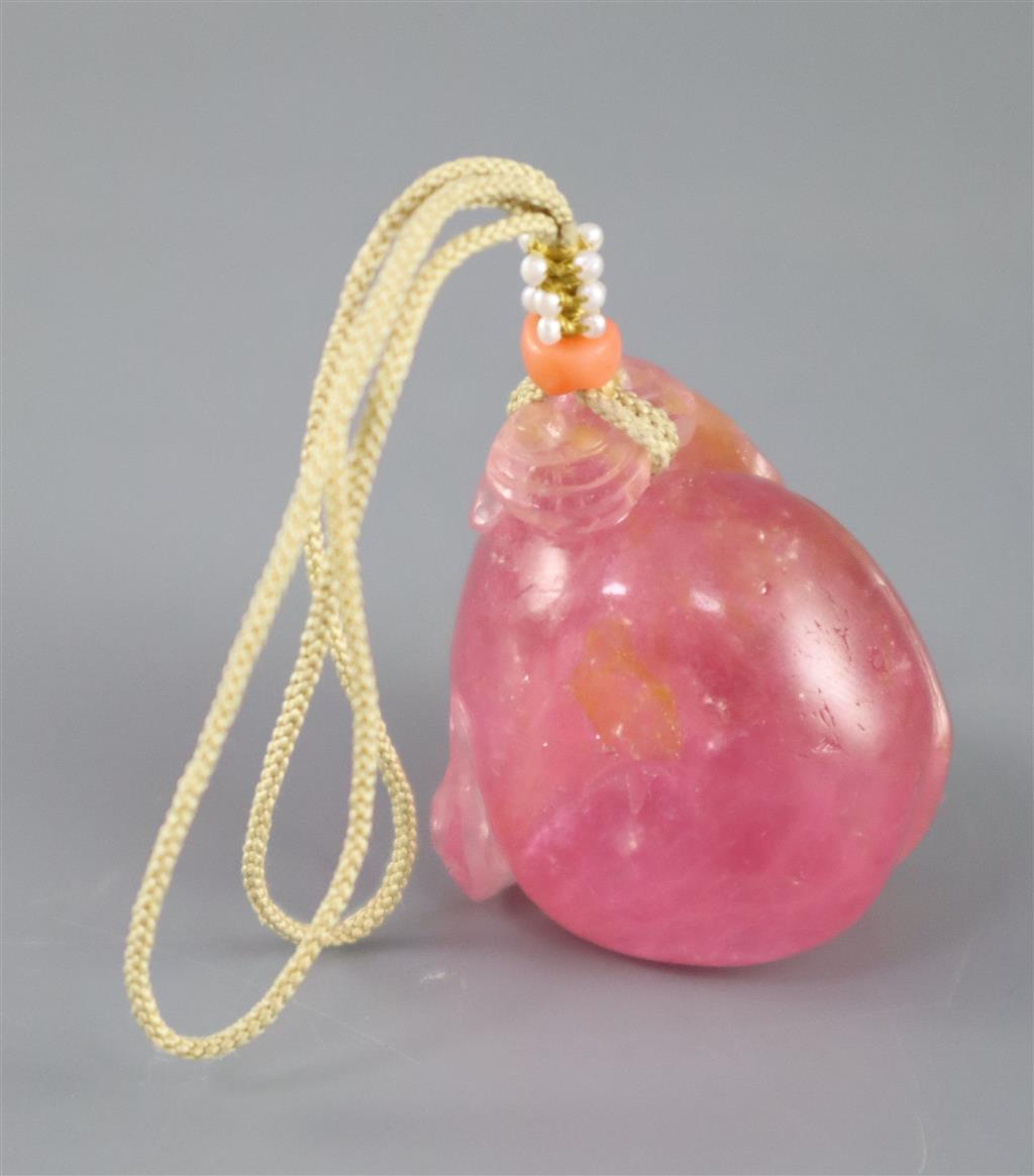 A Chinese rose quartz pendant carving of a peach and lingzhi fungus, 3.5cm